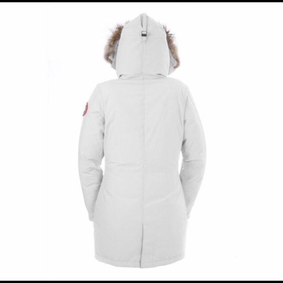 LOOKING FOR -Victoria Parka by Canada Goose XS - Picture 2 of 2